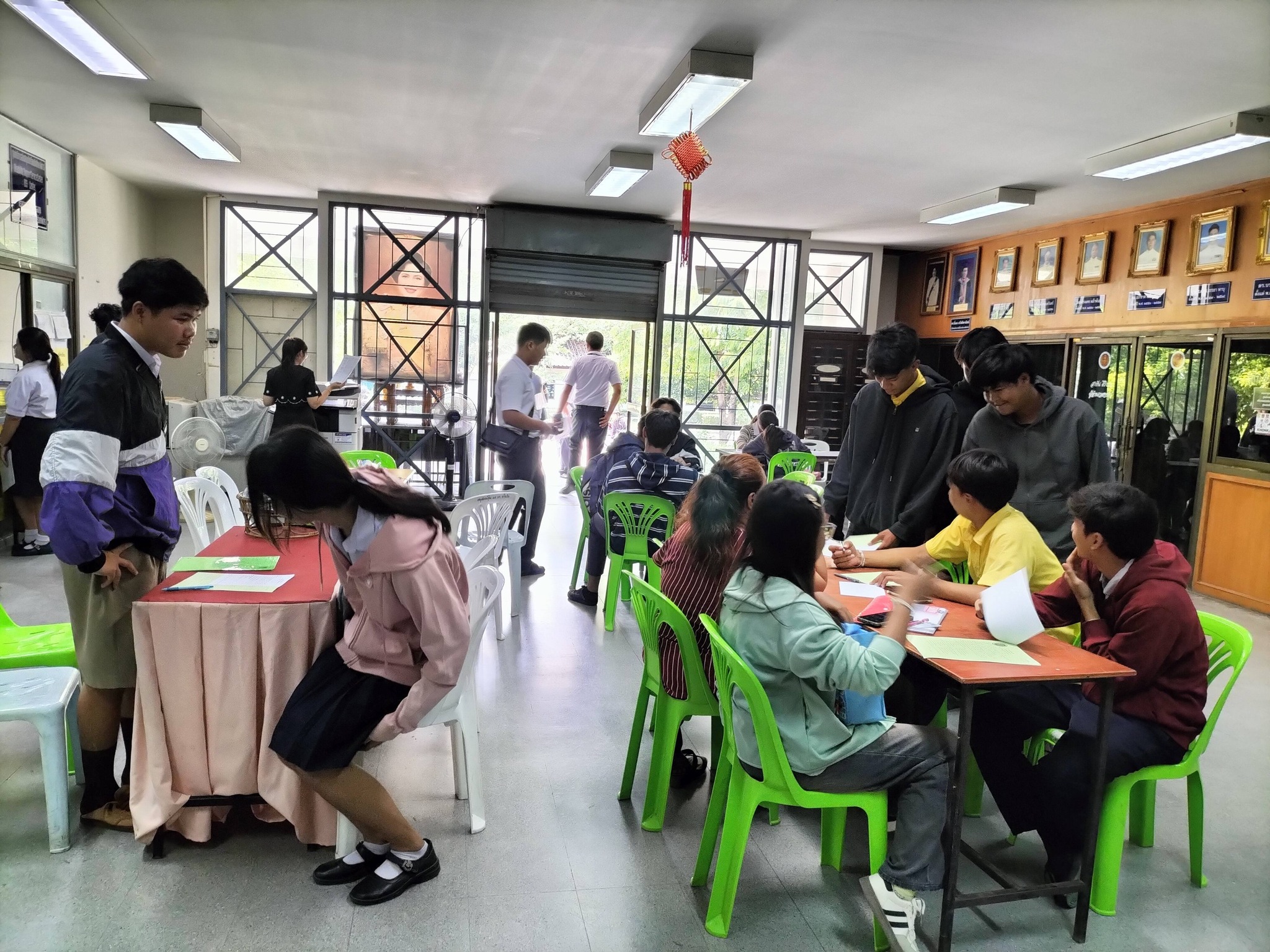 ภาพบรรยากาศการลงทะเบียนเรียนของนักศึกษา ระดับชั้น ปวส. 1